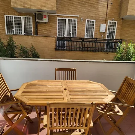 Stylish Mini Break In Ponte Milvio Apartman Róma