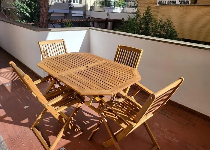 Stylish Mini Break In Ponte Milvio Apartman *