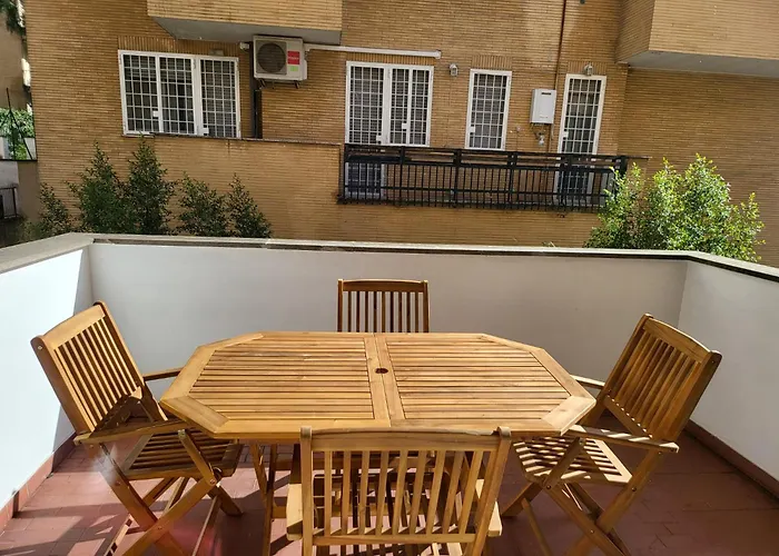 Stylish Mini Break In Ponte Milvio Apartman Róma