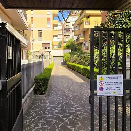 Stylish Mini Break In Ponte Milvio Apartmán *